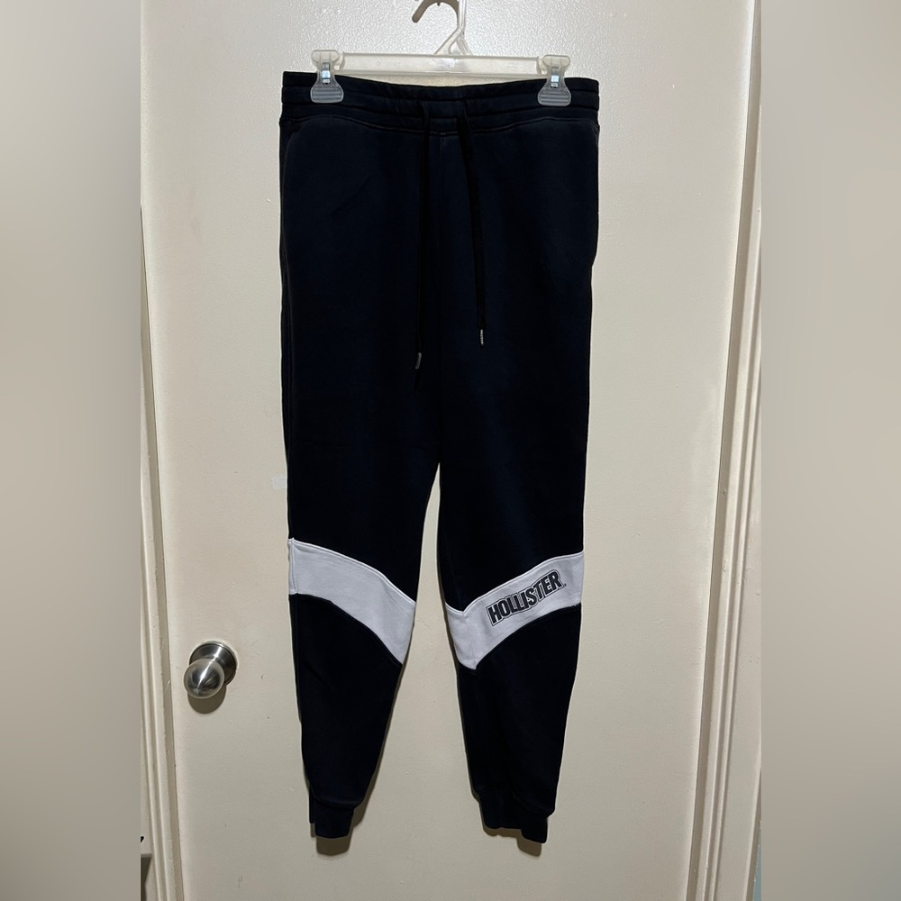 HOLLISTER MENS BLACK W/WHITE JOGGERS